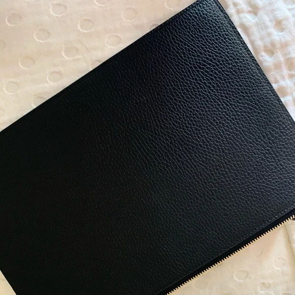 Gucci Black Leather Clutch with Red & White Snake Motif - Picture 2 of 4